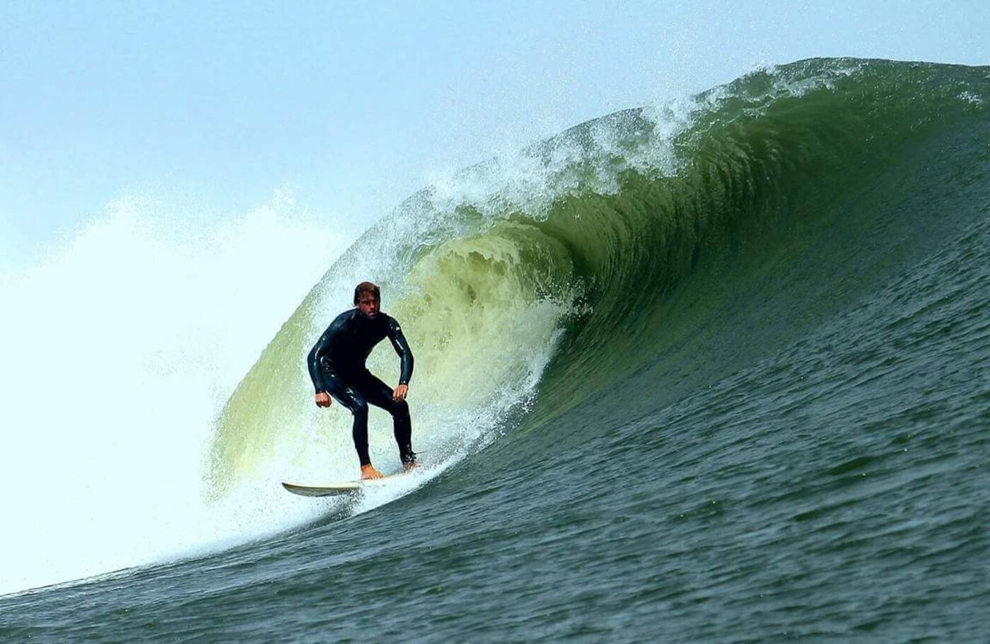 Surfer in einer Welle